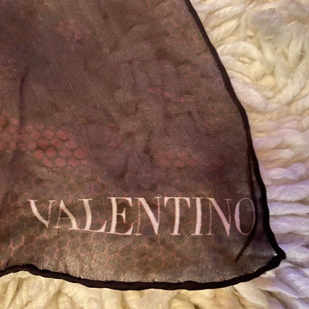 Valentio Classic and Vintage Italian Chiffon Sheer Silk Scarf 34X34 Excel. Cond.